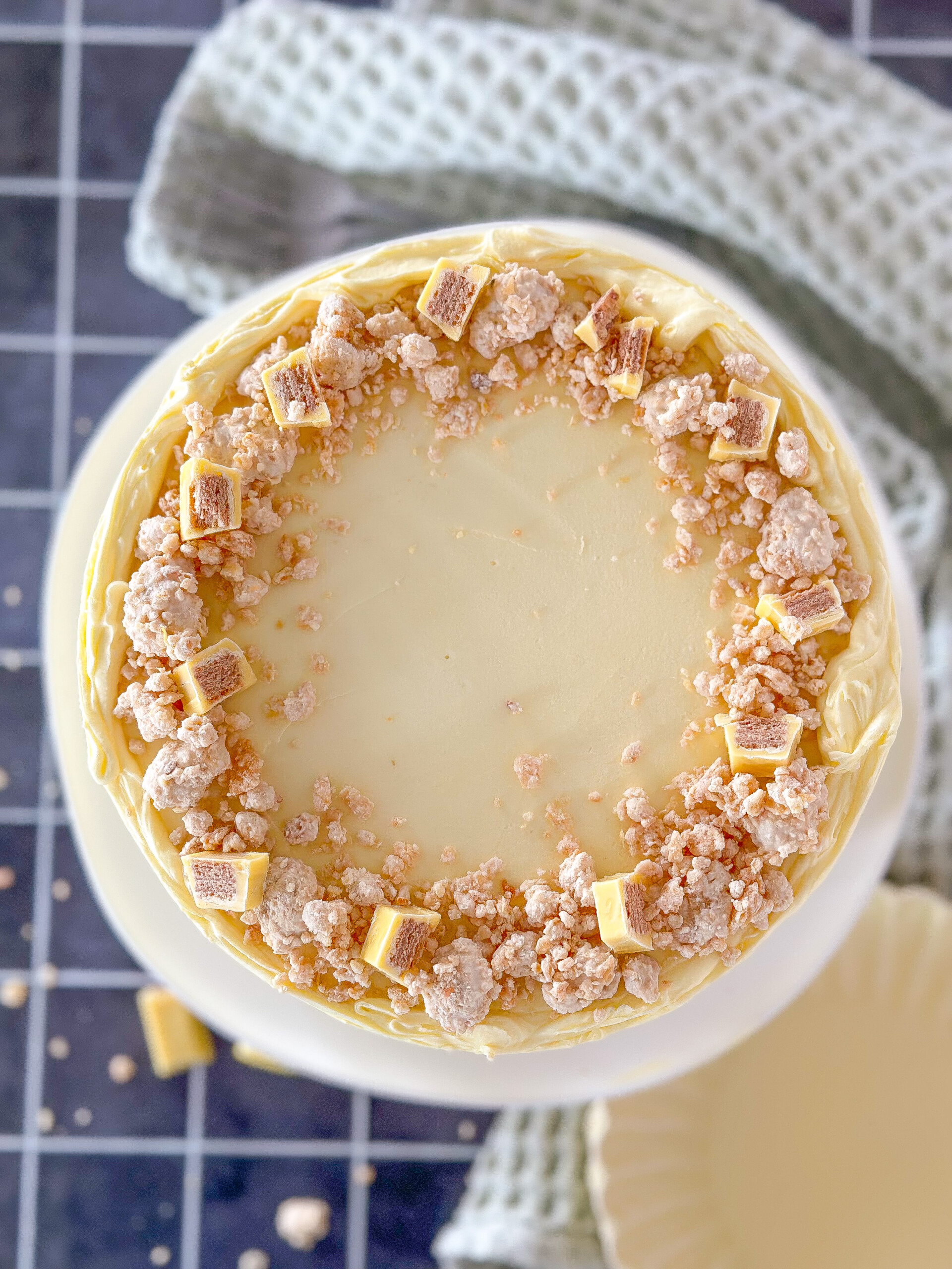 The top view of a cake.