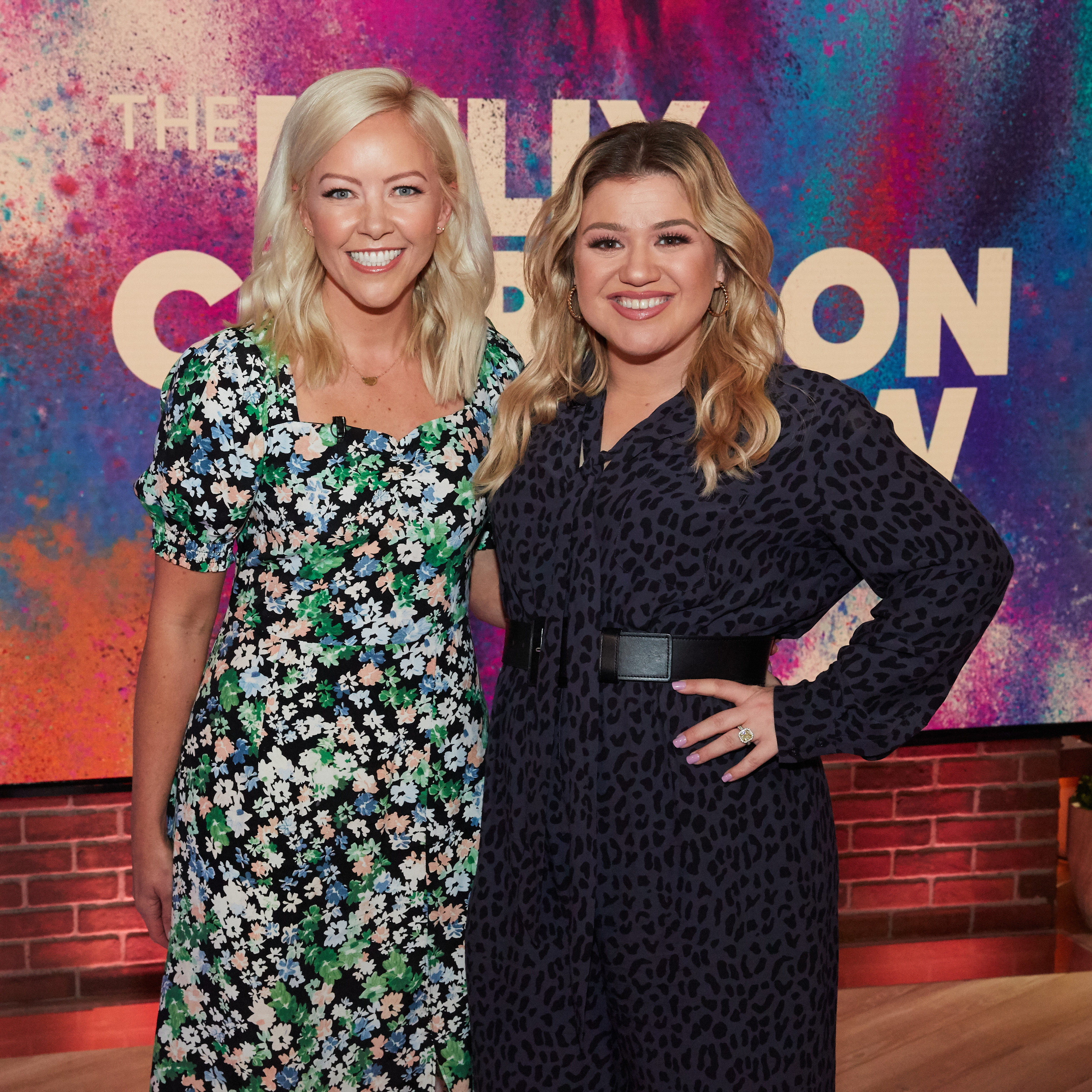 The Kelly Clarkson Show: Rainbow Swirl Cake